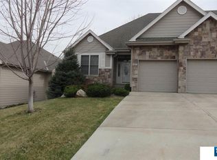 2515 Lynnwood Dr, Bellevue, NE 68123
