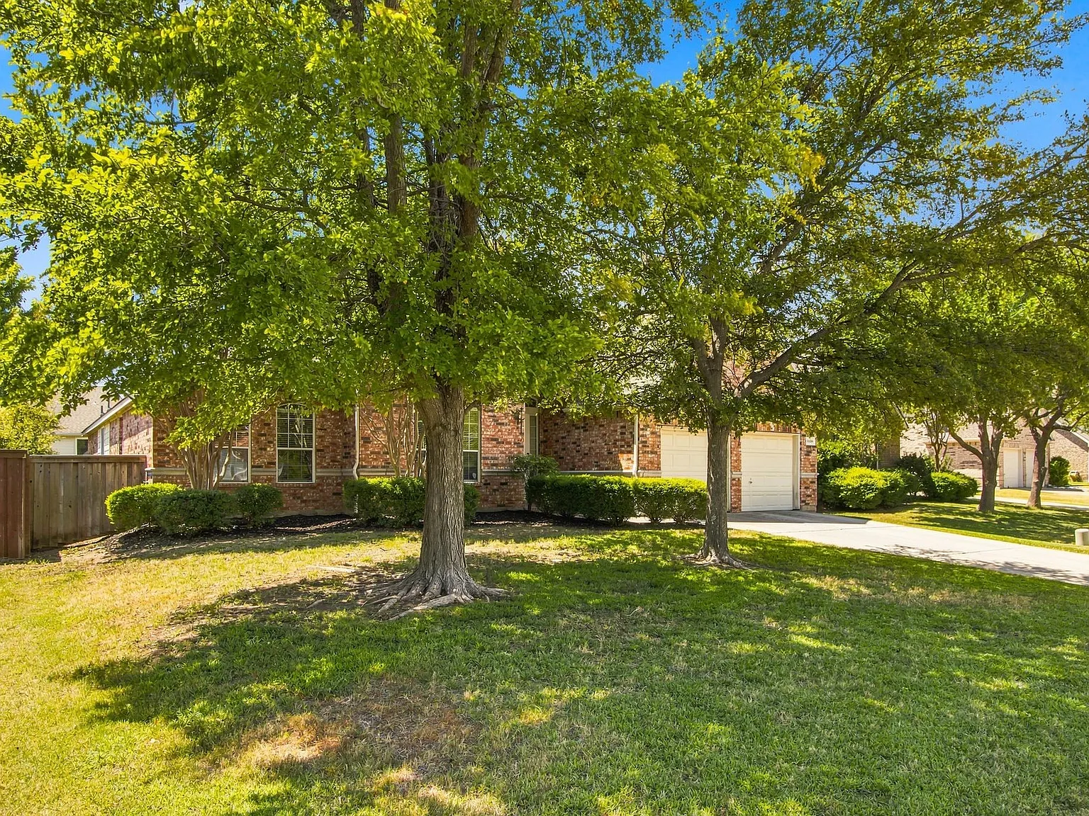 4 bed, 2.5 bath, 2757 sqft, $3,100 — Photo 3