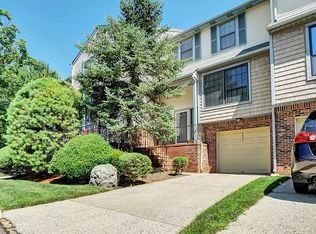 4603 Stonehedge Rd, Edison, NJ 08820