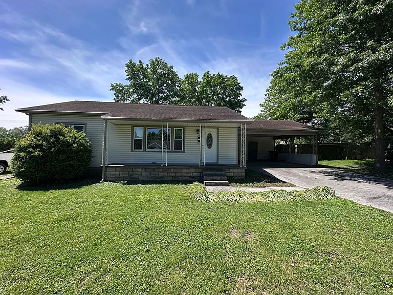 313 Ginnie Ln — Photo 1