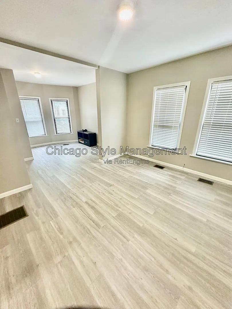 3 bed, 1.0 bath, $1,795 — Photo 2