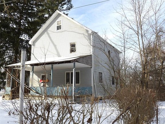 3rd image of 31 Spring Hill Ln