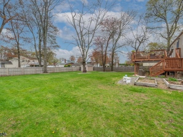 131 Horseneck Rd, Fairfield Twp., NJ 07004