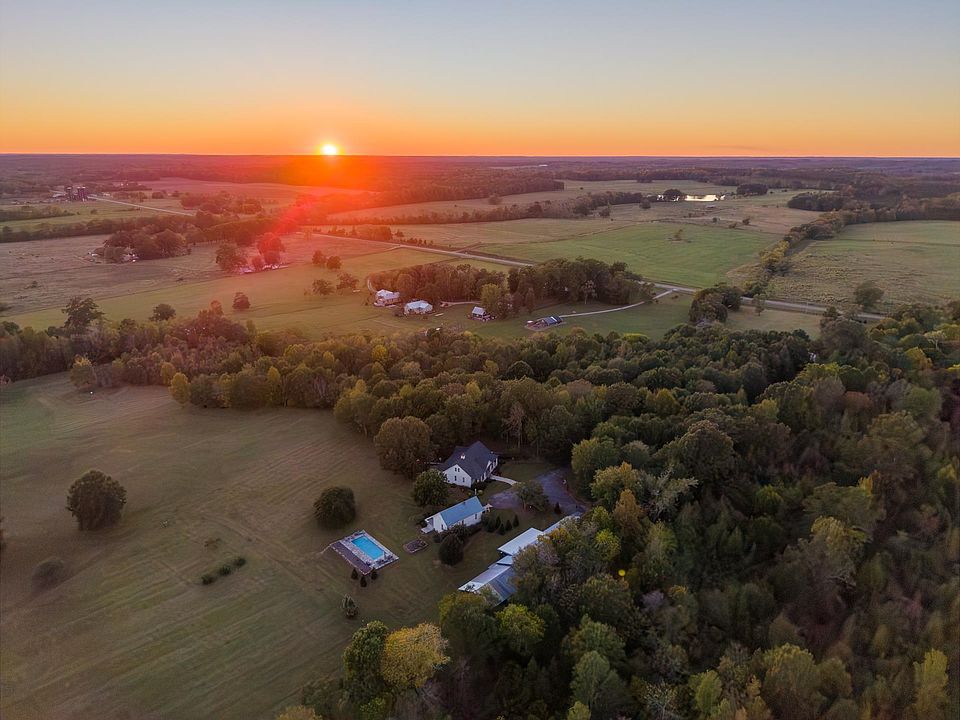 1st image of 235 Glades Rd
