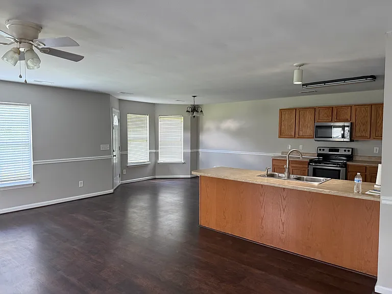157 Dunbarton Ct — Photo 4