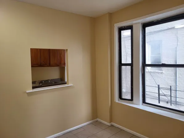 1098 Eastern Parkway image 1 of 8