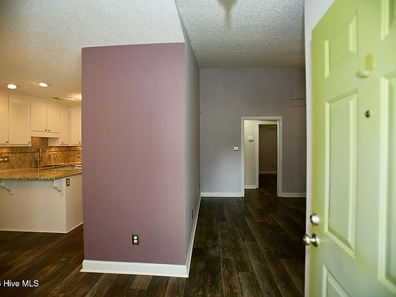 4th image of 2513 Springlake Place N
