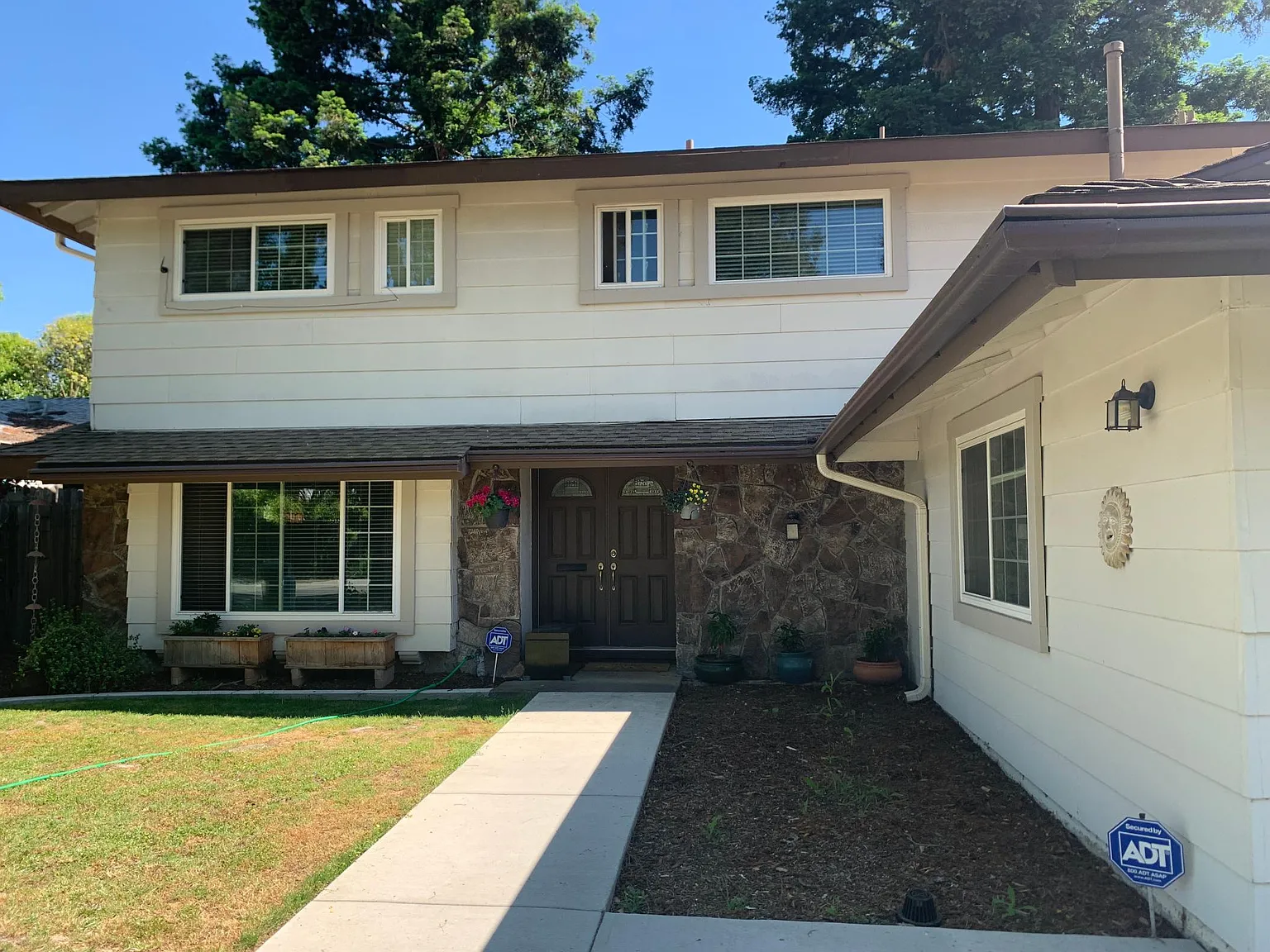 4 bed, 2.5 bath, 1744 sqft, $2,950 — Photo 3