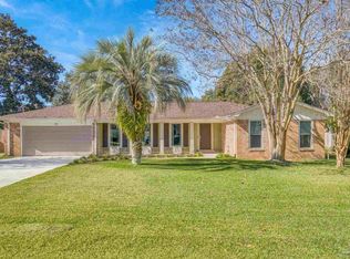 309 Dolphin St, Gulf Breeze, FL 32561