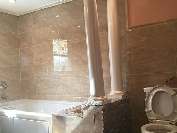 LUXURY BATHROOM 2ND FL