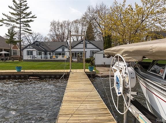 5th image of 4118 Rich Dr