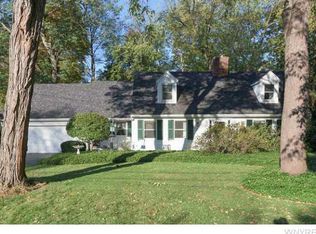 17 Metzger Dr, Orchard Park, NY 14127