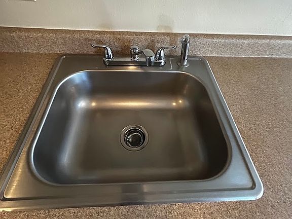 Stainless steel kitchen sink