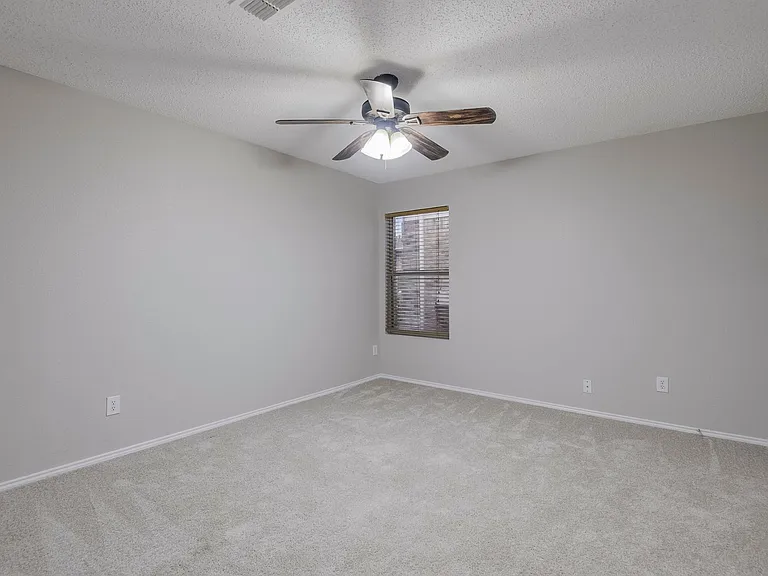 5525 Ventura St — Photo 6