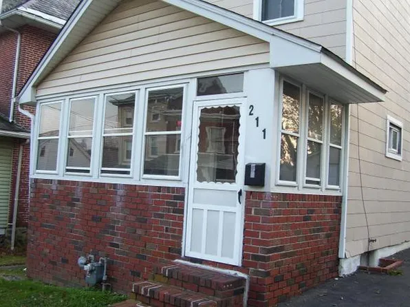 211 8th St, Upland, PA 19015