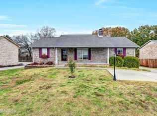 2113 Raulston View Dr, Maryville, TN 37803
