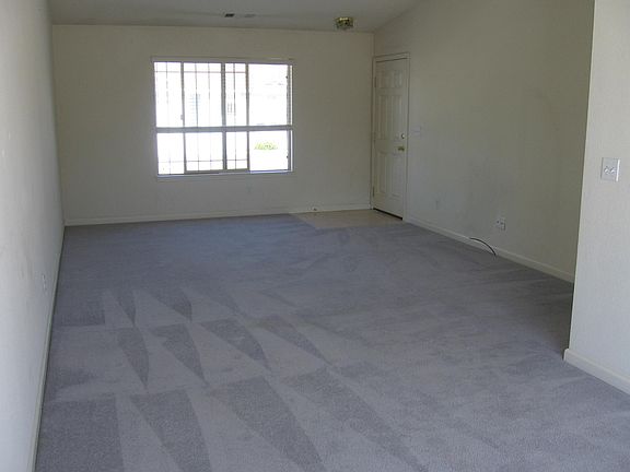 4th image of 1215 Ginger Ln