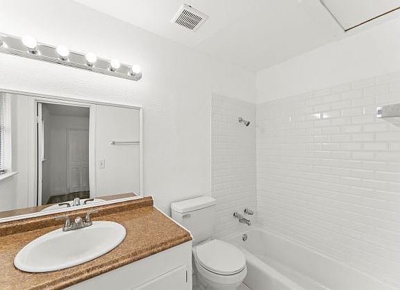 5th image of 625 Alabama Ave #625A