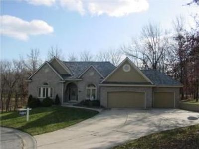 1130 NW Arrowhead Trl, Blue Springs, MO, 64015