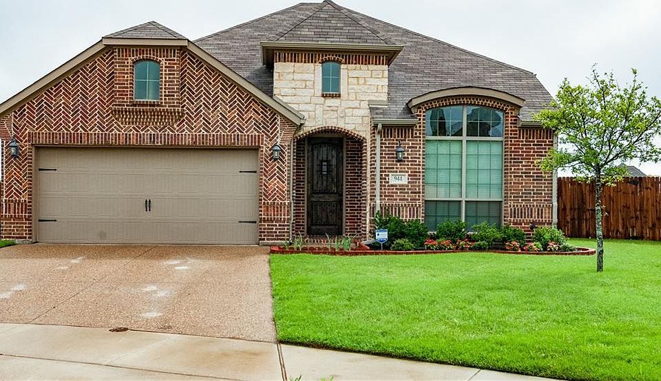 1st image of 944 Gray Wash Dr