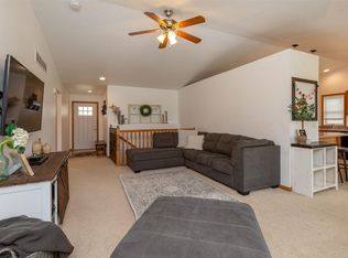 5668 Summerland Dr, Waterloo, IA 50701