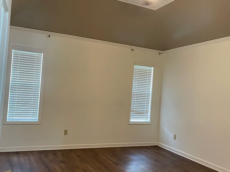 214 Fairway Blvd — Photo 3