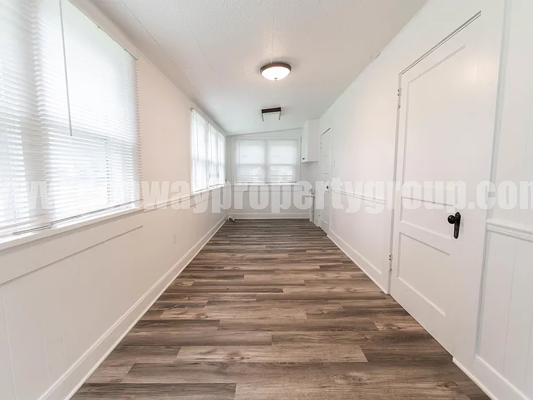 1404 Clifton St — Photo 19