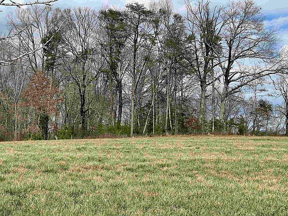4th image of 120 Vintage Woods Ct