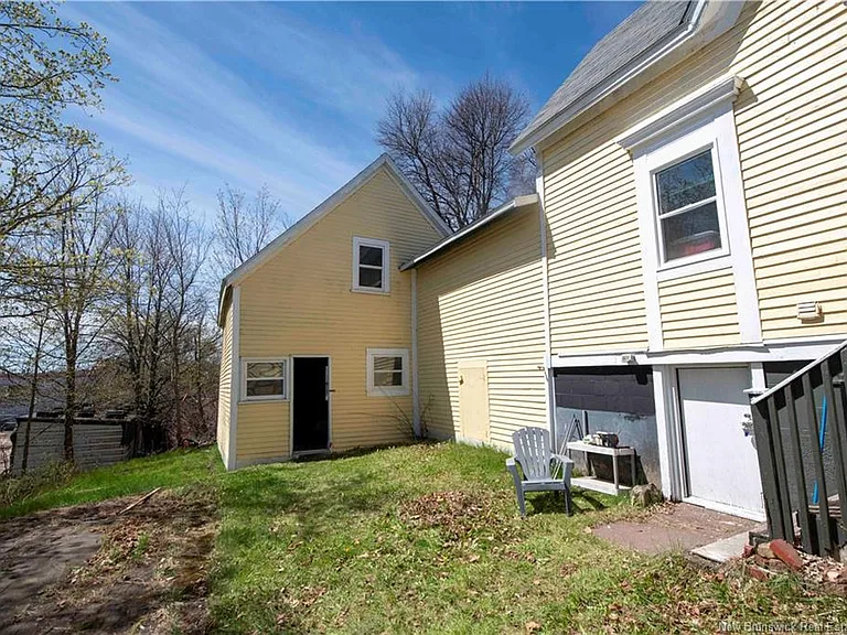15 Allison Ave — Photo 32