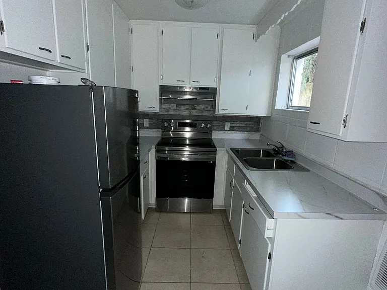 615 E. Park Avenue — Photo 1