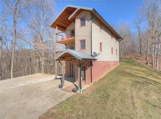 312 Amanda Dr, Ona, WV 25545