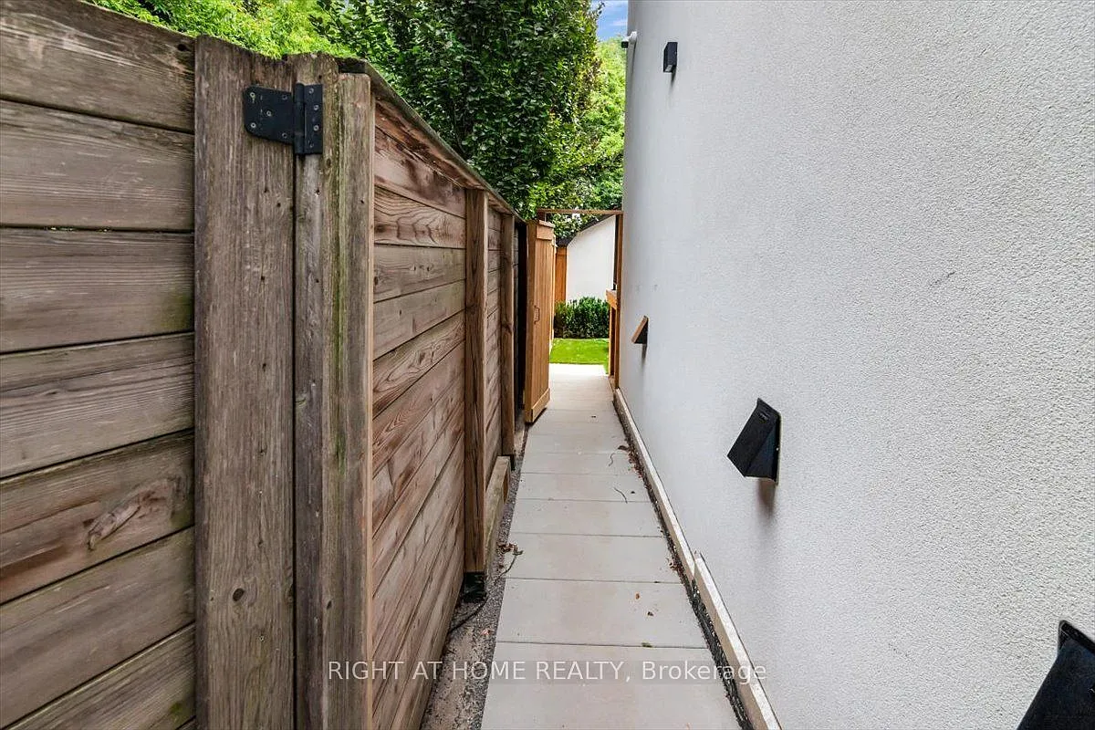 1 bed, $1,999 — Photo 2