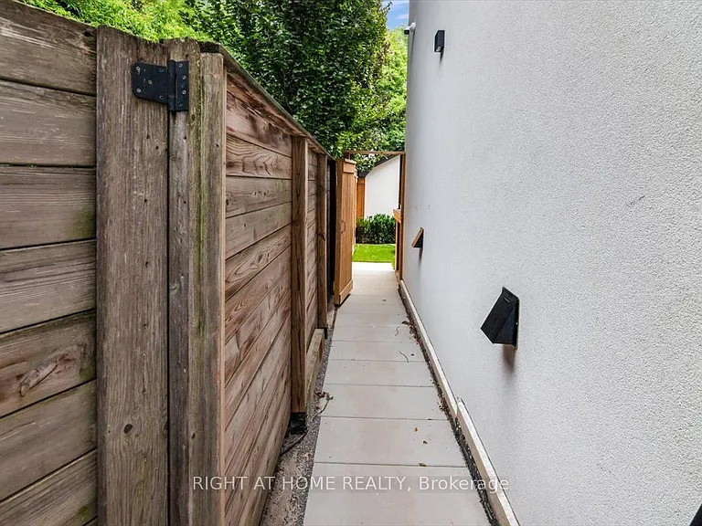 431 Arlington Ave #LOWER — Photo 2