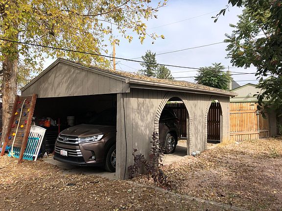 Carport - extra parking to right