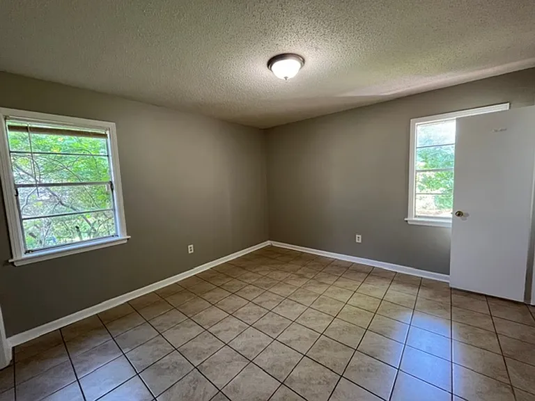 8864 Yorktown Dr — Photo 9
