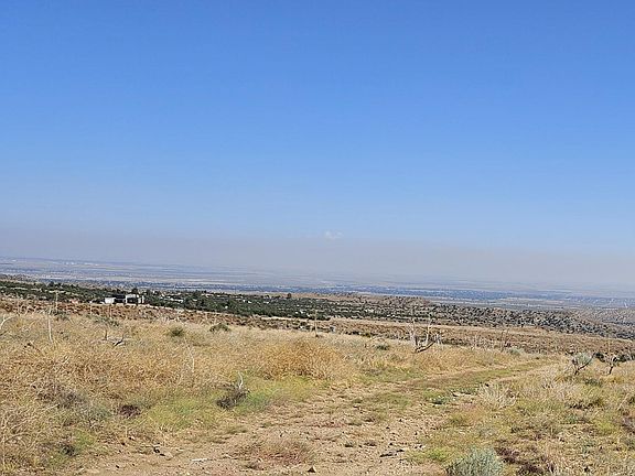 3rd image of Vac 116 Tumbleweed Rd Suite Vic