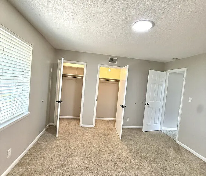 102 Woodhouse Ln #C — Photo 6