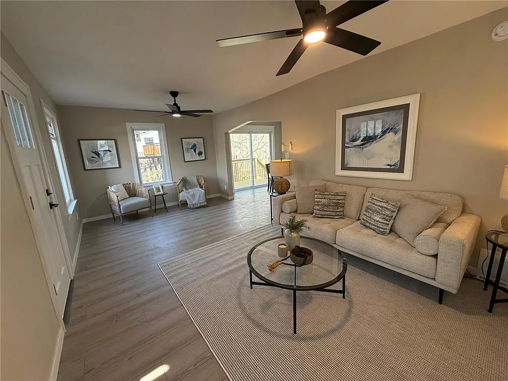 4 bed, 1564 sqft, $2,600 — Photo 4