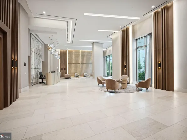 7887 Jones Branch Dr Unit 701, McLean, VA 22102