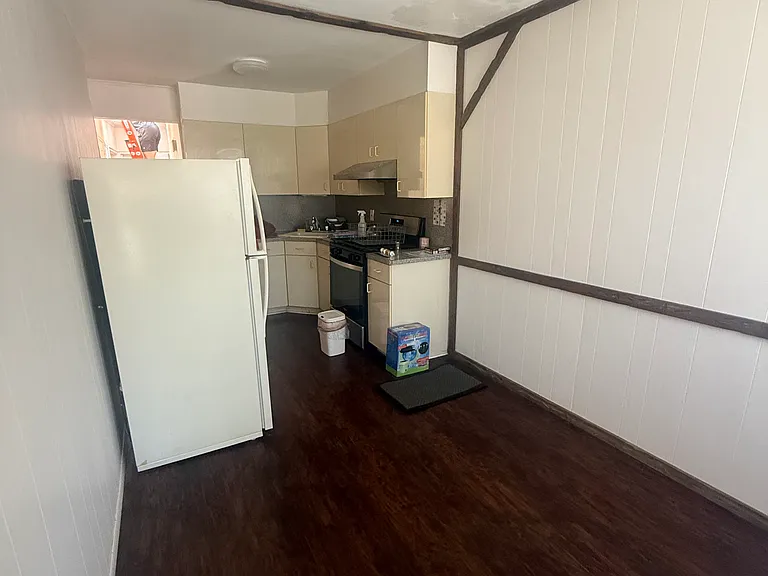 1867 E 52nd St #2 — Photo 9