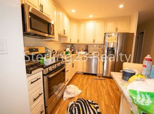 24-54 38th St #3A, Astoria, NY 11103