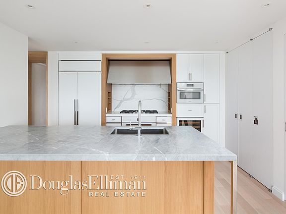 3rd image of 212 Warren St APT 7G