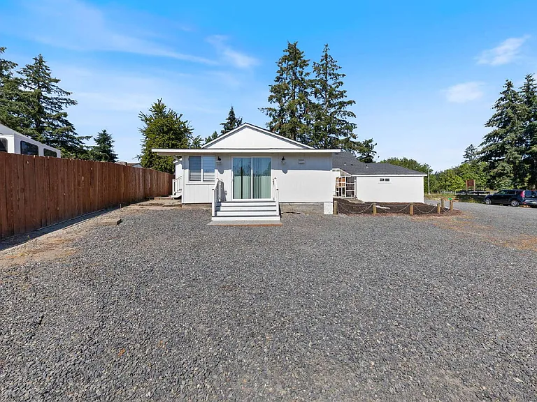 20485 Oregon #99W — Photo 2
