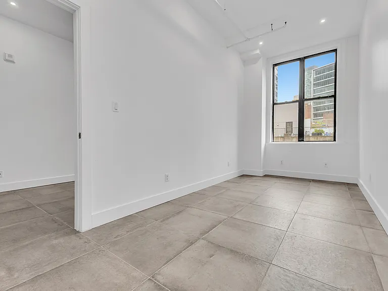 81 Willoughby St #408 — Photo 2