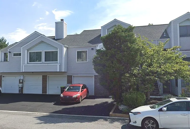 203 Madeline Ct #139 — Photo 1