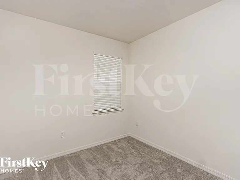 588 Crown Rose Dr — Photo 13