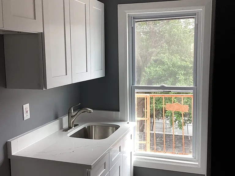 62 Van Winkle Ave #16 — Photo 1