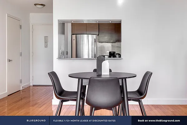 Rented by The Blueground | media 8