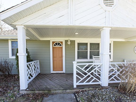 3rd image of 1504 Mould Ave