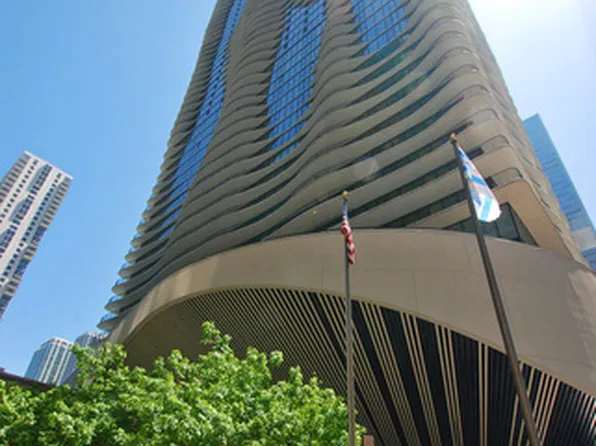 225 N Columbus St #6009, Chicago, IL 60601